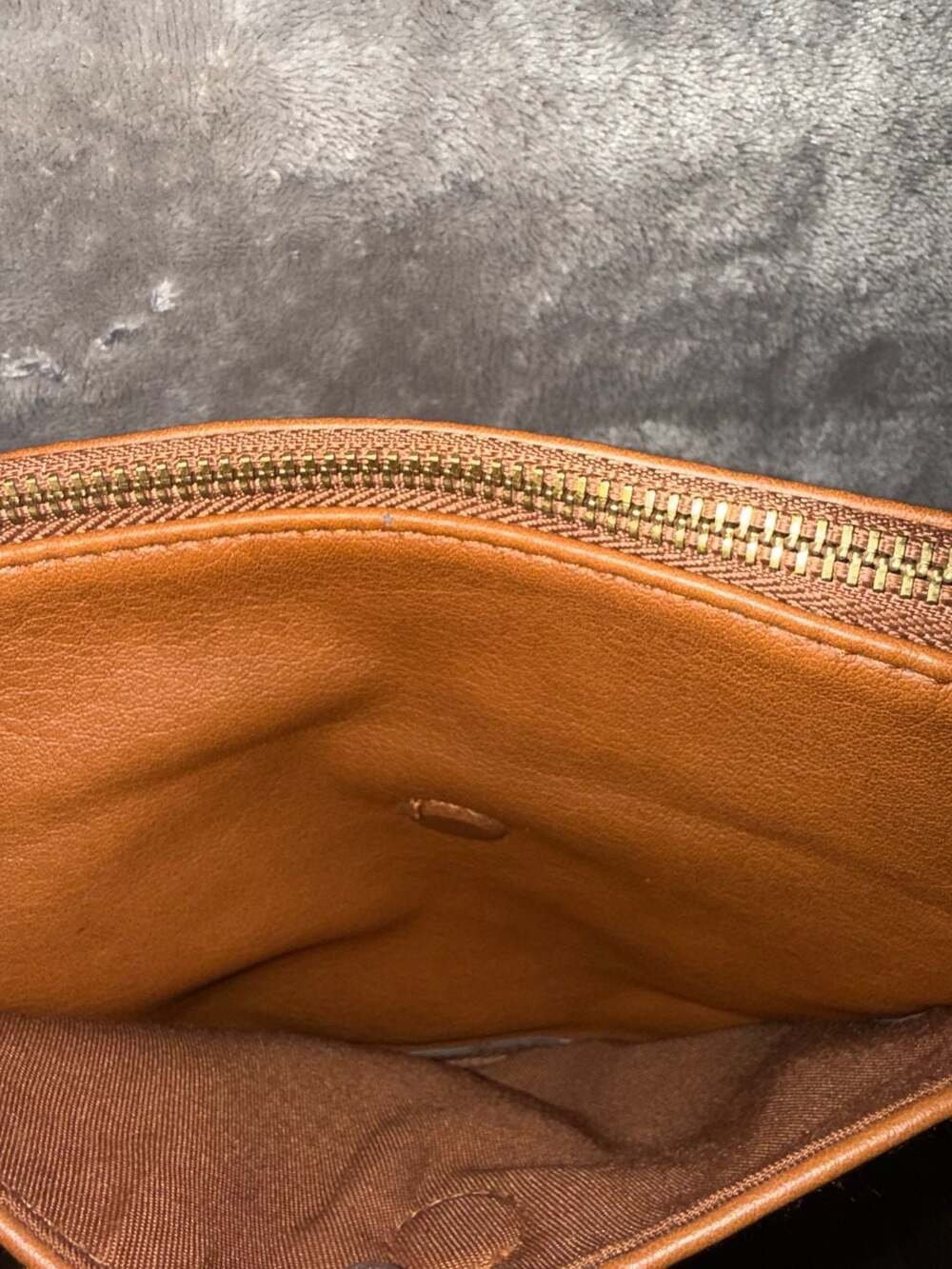 Universal Thread Brown Faux Leather Crossbody Bag - Picture 4 of 10